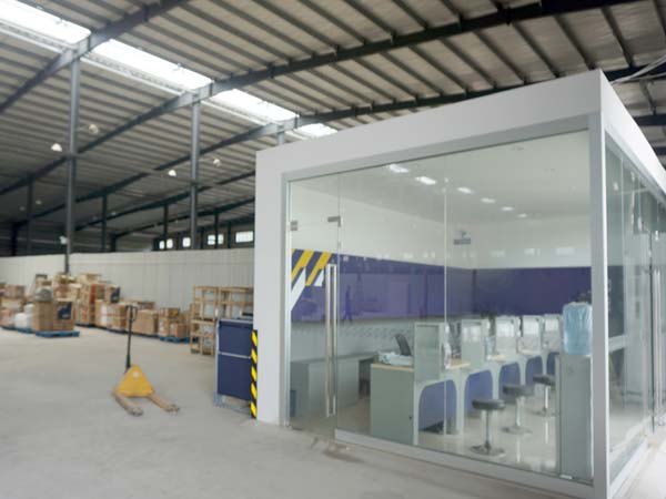 钢结构仓储中心